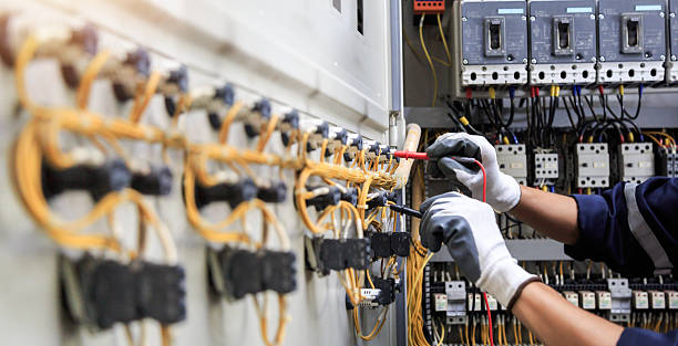 Professional Electrician technician working in Fair Oaks, CA